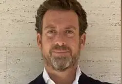 Contin&uacute;a la buena vida para los familiares de Franco