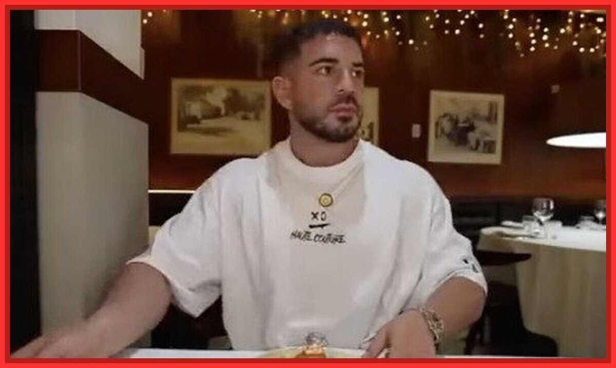 'Cenando con Pablo' se enfada mucho al escuchar la mesa de al lado hablar