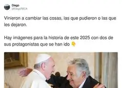 Dos seres de luz se juntan en el cielo