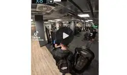 La reflexi&oacute;n de este chico que interrumpe a una mujer feminista en un gimnasio