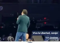 Iker Jim&eacute;nez diciendo 'Viva la libertad, carajo' junto a un saludo militar