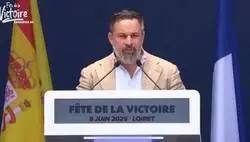 La cara de Le Pen escuchando a Abascal hablar en franc&eacute;s es un drama absoluto