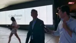 Vito Quiles se encuentra con Javier Ruiz en plena calle y le acosa a preguntas