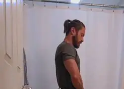 Hay que orinar sentados por salud