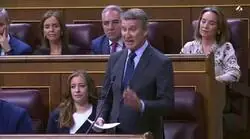 Los diputados del PP empiezan a aplaudir cuando Feij&oacute;o dice que en Espa&ntilde;a "se aplaude al indecente"