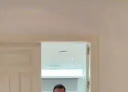 Pedro S&aacute;nchez premia a Javier Santaolalla por su gran labor cient&iacute;fica