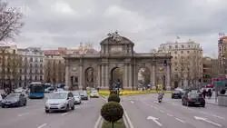 Fantas&iacute;a absoluta esto de Polonia de Santiago Abascal y Feij&oacute;o