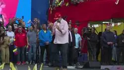 Maduro baila en un mitin en medio de las tensiones entre Estados Unidos y Venezuela