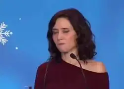 Isabel D&iacute;az Ayuso y el uso del pinganillo