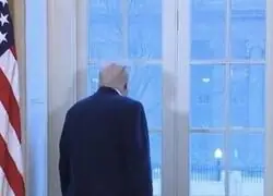 Me suena esa pose de Trump en plena reuni&oacute;n