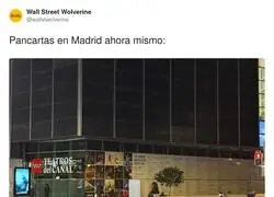 Las pancartas que se ven tras el accidente ferroviario de Aldamuz