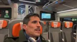 Este personaje se sube a un tren para demostrar que tiembla tras el accidente de Aldamuz