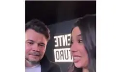 Llorando con Rufi&aacute;n, c&oacute;mo intenta no mirarle las tetas pero no puede