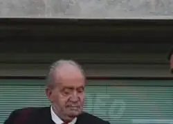 Cuando te sientas a cagar y no te das cuenta de que est&aacute;n las dos tapas levantadas