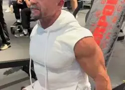 Se&ntilde;or, tiene una edad. No puedo con estos personajazos del gym, yo lo echaba