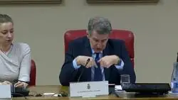 Feij&oacute;o: dice que derogar&aacute; la ley trans. "Ser mujer no puede ser un mero tr&aacute;mite declarativo", con el que "basta una afirmaci&oacute;n para que un hombre pueda ser considerado legalmente mujer y esquivar los juzgados de violencia de g&eacute;nero"