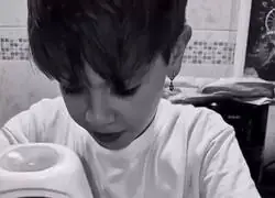 Estos son los comentarios que recibe un ni&ntilde;o solo porque le gusta cocinar