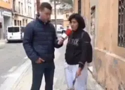 Se&ntilde;ora: "mi perro siempre gru&ntilde;e a los betunes"