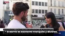 Entrevistan a una mujer en Marsella, que habla maravillas de la &lsquo;diversidad&rsquo; en su barrio. Mientras hablan, aparece un vecino musuIm&aacute;n y les echa del barrio por estar fumando durante el Ramad&aacute;n