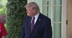 Periodista: &ldquo;&iquest;La Casa Blanca deja buenas propinas?&rdquo;

Trump: &ldquo;&iexcl;Espera!&rdquo;

Repartidora: &ldquo;&iexcl;S&iacute;! &iexcl;Muy buenas!&rdquo;