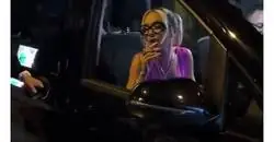 Jam&aacute;s entender&eacute; esto. Los fans esperando horas para verla salir del concierto y Bad Gyal no es capaz de bajar a echarse una foto con 7 persona.