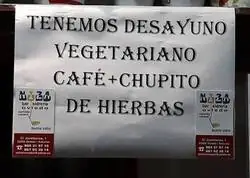 Yo intentando ser healthy y el universo: caf&eacute; y un chupito de hierbas, campe&oacute;n