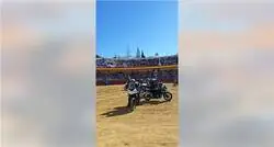 4.000 ni&ntilde;os de colegios en Estepona (M&aacute;laga) han sido llevados a una plaza de toros para ver una exhibici&oacute;n de los antidisturbios armados de la Polic&iacute;a Nacional