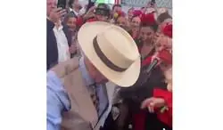 Hola, soy Ortega Cano y esta es mi primera copa