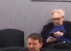 A la jueza pepera parece que ya no le molesta tanto que se crucen las piernas delante de ella como cuando le llam&oacute; la atenci&oacute;n al exvicepresidente Iglesias