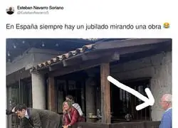 No hace falta ingeniero: con un jubilado mirando, la obra ya est&aacute; supervisada