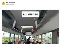 Van tan j&oacute;venes que el bono bus se lo aceptan en pesetas
