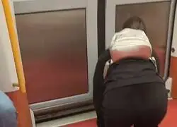Visto en el metro de Madrid. Hubo un tiempo en el que a esta gente la encerraban