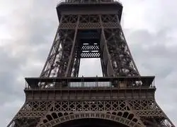 As&iacute; han quedado las calles de Par&iacute;s tras la celebraci&oacute;n de la Champions League. Es mejor que no ganen