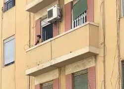 Esta es la respuesta de los barrios al paso de los docentes que van desde la conselleria d'Educaci&oacute; al ayuntamiento de Valencia. El PP est&aacute; midiendo muy mal su pulso con los docentes