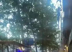 Tensi&oacute;n m&aacute;xima en El Raval. Los pakistan&iacute;s explotan y se lanzan en una batalla campal contra los argelinos por el control de la droga