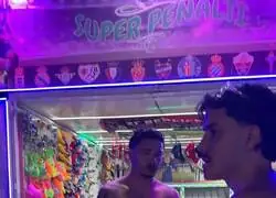 La cara que se le queda a la etniana de la feria cuando ve a un borracho hacer una chilena perfecta y metiendo gol