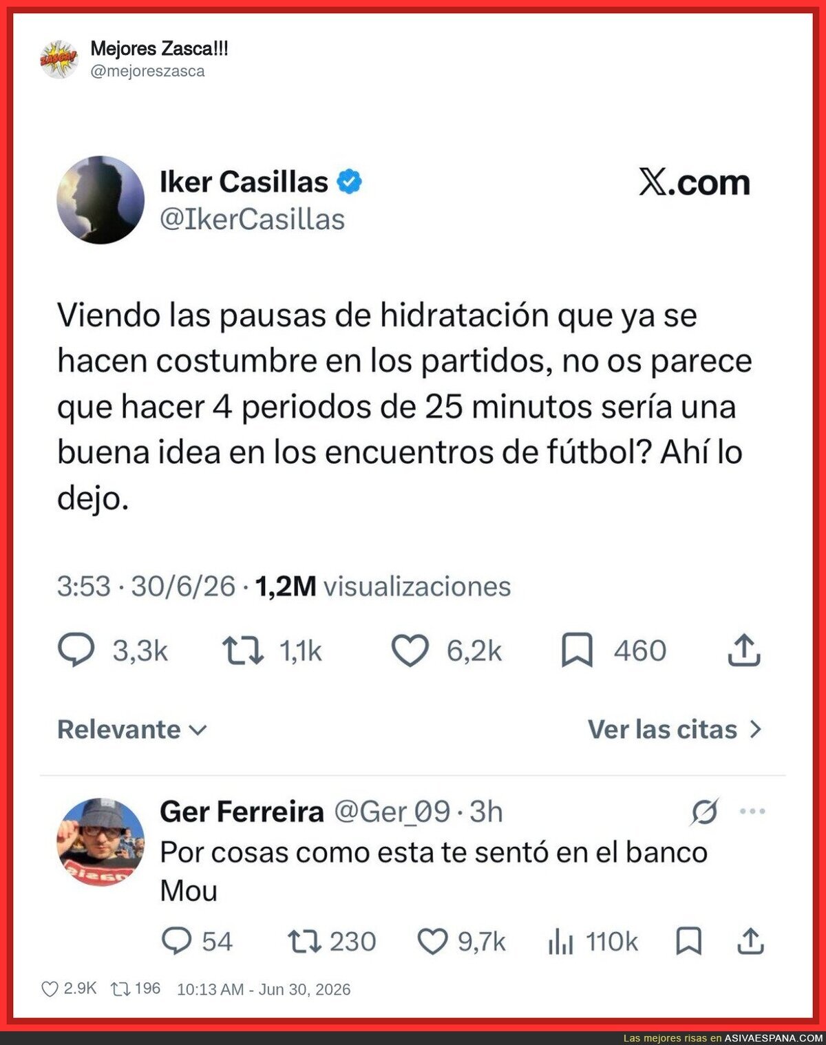 Iker dando consejos sobre f&uacute;tbol desde el banquillo, literal