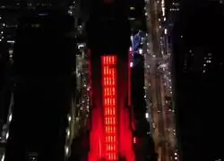 El Empire State de rojo y gualda