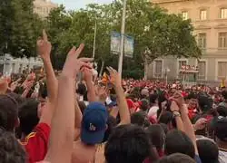 Celebraci&oacute;n del Mundial de Espa&ntilde;a. Est&aacute;s con tu crush. Os gritan &ldquo;beso beso&rdquo;. Os li&aacute;is y queda grabado. Es la mejor asistencia que he visto en mi vida