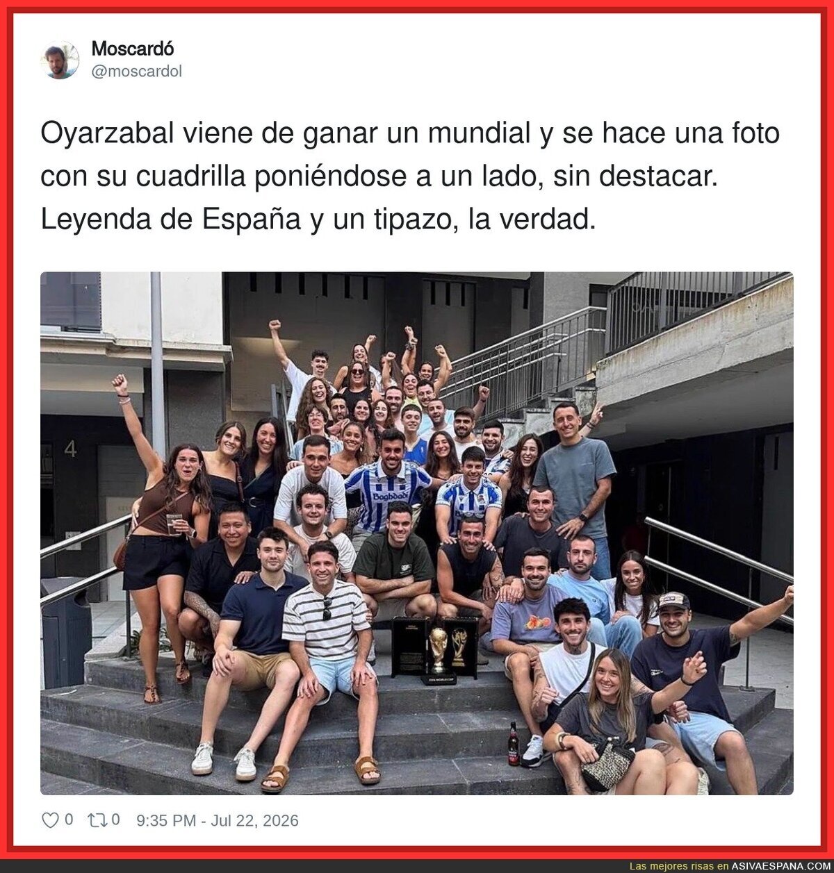 Cuando ganas un mundial y la foto de grupo te sale m&aacute;s &eacute;pica que la copa