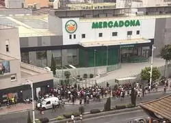 Cuesta m&aacute;s saltar la valla de un Mercadona que la de un pa&iacute;s europeo