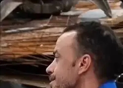 Marroqu&iacute; explicando que con las ayudas que reciben no les vale la pena trabajar