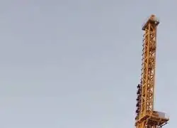 Nos acabamos de quedar pillados 10-15 min boca abajo en Stunt Fall de Parque Warner, video grabado por un colega
