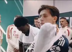 Las c&aacute;maras captan a Vinicius y a Mbapp&eacute; poni&eacute;ndose mal la camiseta de apoyo a Ceuta para que no se leyera el mensaje en el t&uacute;nel de vestuarios