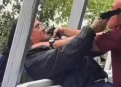Bertrand Ndongo y Vito Quiles luchando por qui&eacute;n va a ser sacrificado para convertirse en el m&aacute;rtir de la derecha