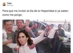 Ayuso en la recepci&oacute;n del 12 de octubre: "&iquest;Para qu&eacute; me invitan si ya saben c&oacute;mo me pongo?"