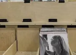 Saquean una tienda de discos en Francia y lo &uacute;nico que nadie quiso llevarse fue esto