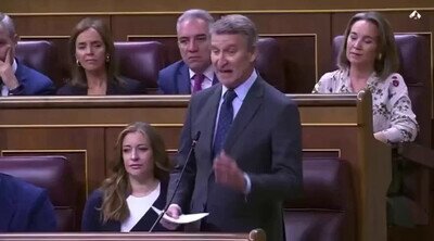 Feij&oacute;o denuncia que se aplaude al indecente y su bancada se levanta a aplaudirle: el meme se hizo solo