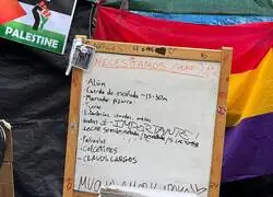 La acampada de Sol publica su lista de la compra: solo falta el Bizum del Ministerio