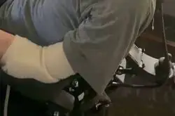 As&iacute; se ve un usuario de Neuralink controlando un videojuego con su mente